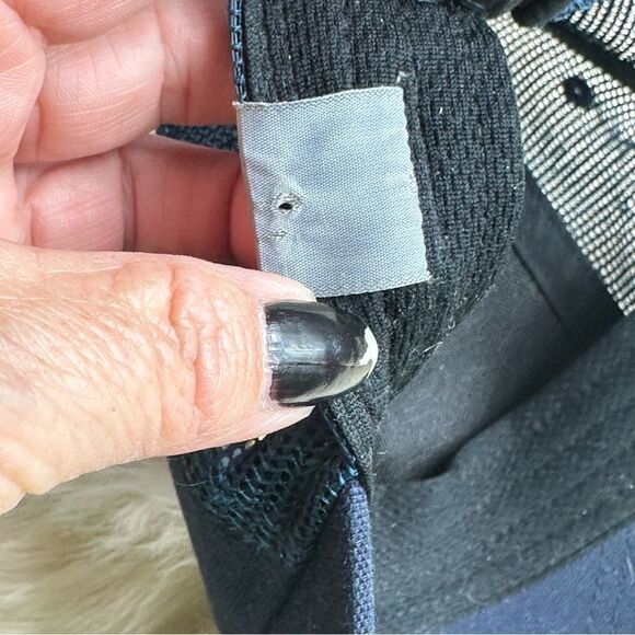 Carhartt Blue Cap with Gold Embroidery - Picture 5 of 7